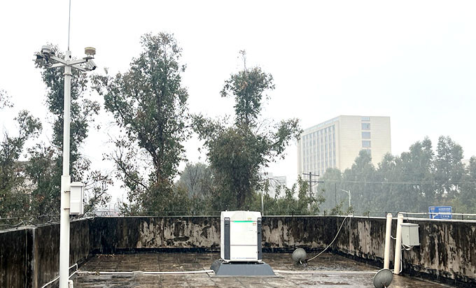 國網(wǎng)江西：提升精益化運檢水平
無人機巡檢變革傳統(tǒng)設(shè)備運維模式
